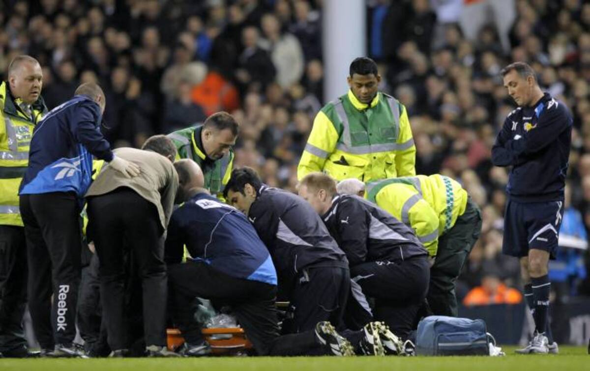 Muamba sufrió un ataque cardiaco el sábado. AFP
