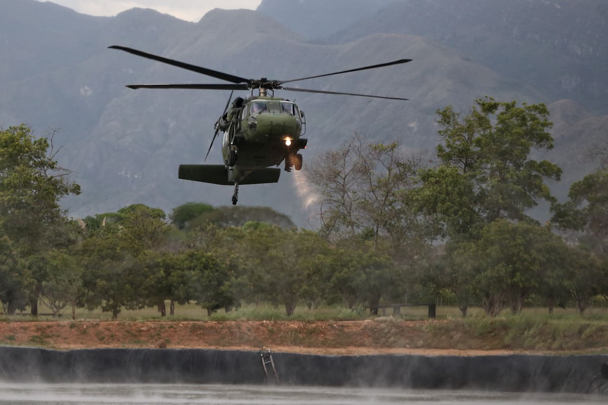 Accidente aéreo: helicóptero con seis pasajeros se estrella en zona montañosa
