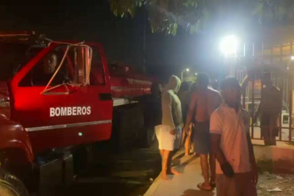 Video: voraz incendio destruye una casa en El Pozón