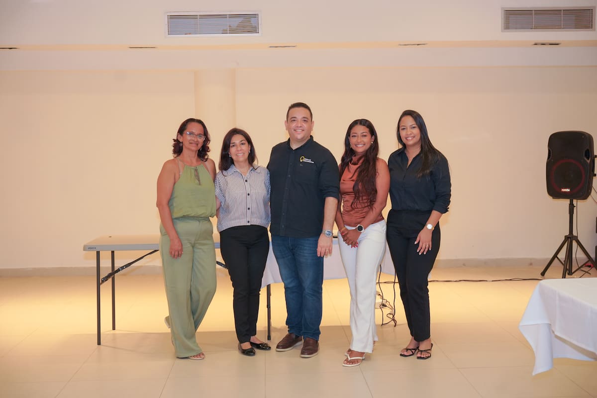 Geidys Vásquez, Silvia Torres, Robinson Mendoza, Geraldine Barrios y Érika Fonseca.
