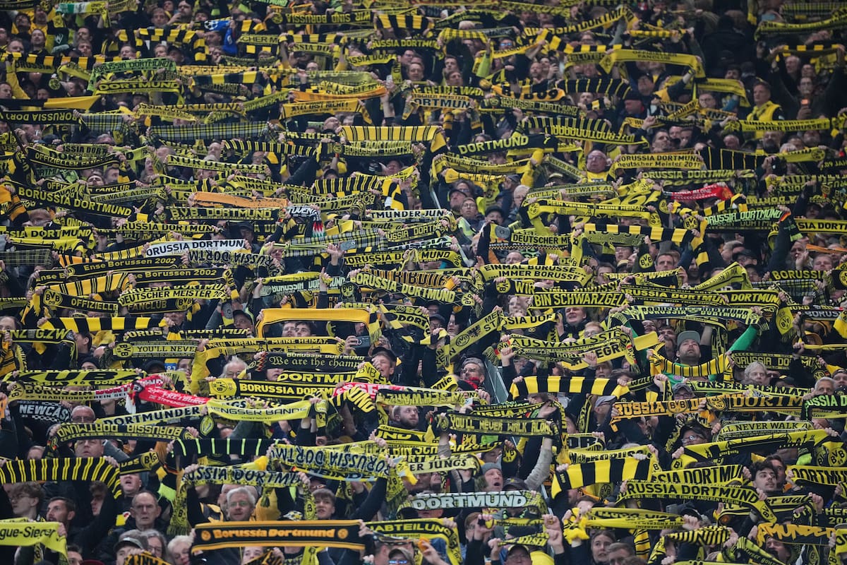 Borussia Dortmund y la curiosa iniciativa para evitar que hinchas usen celulares en los partidos