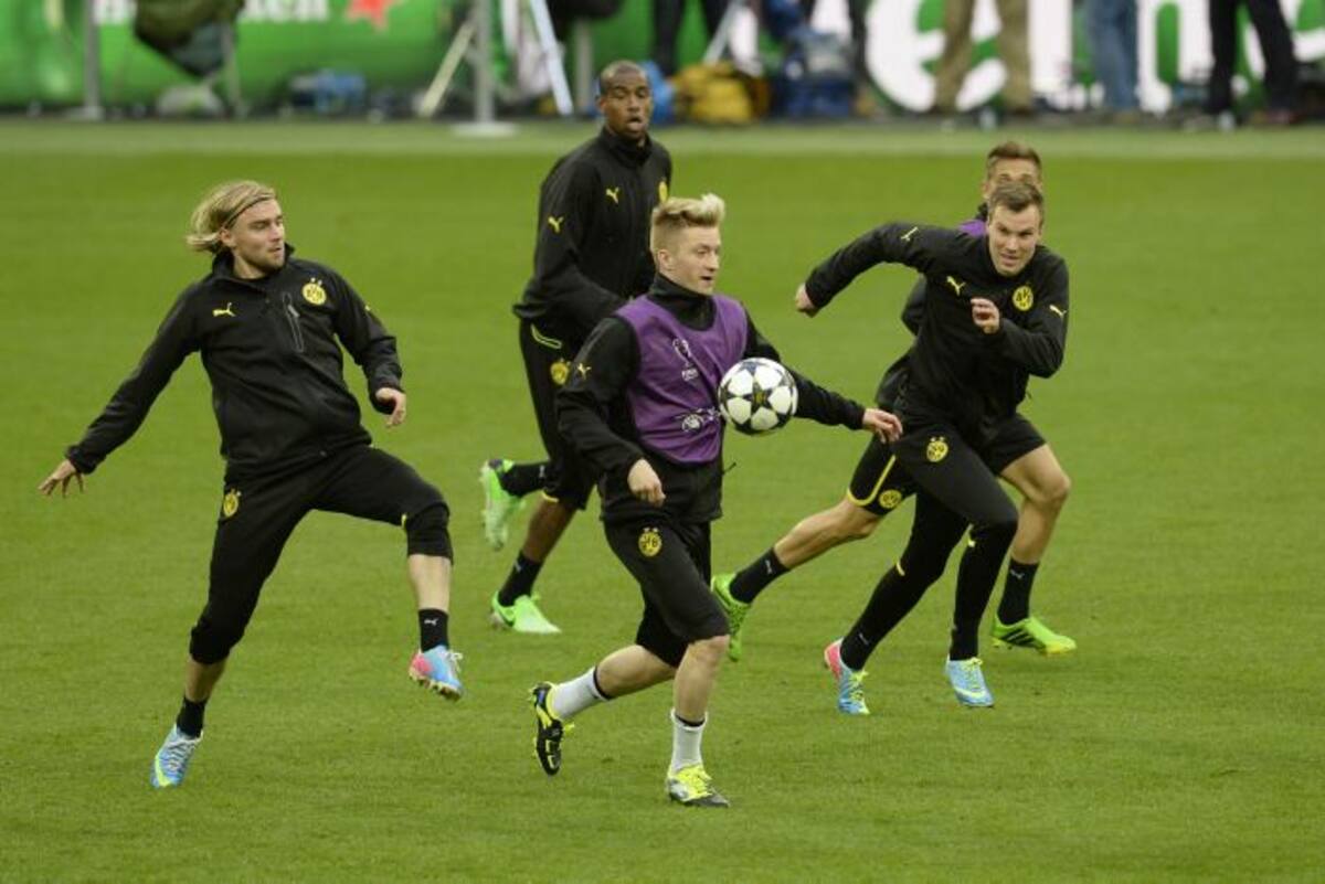 El Borussia Dortmund en entrenamientos previos al encuentro con Bayern Munich en la final de la Champions League. AFP CHRISTOF STACHE
