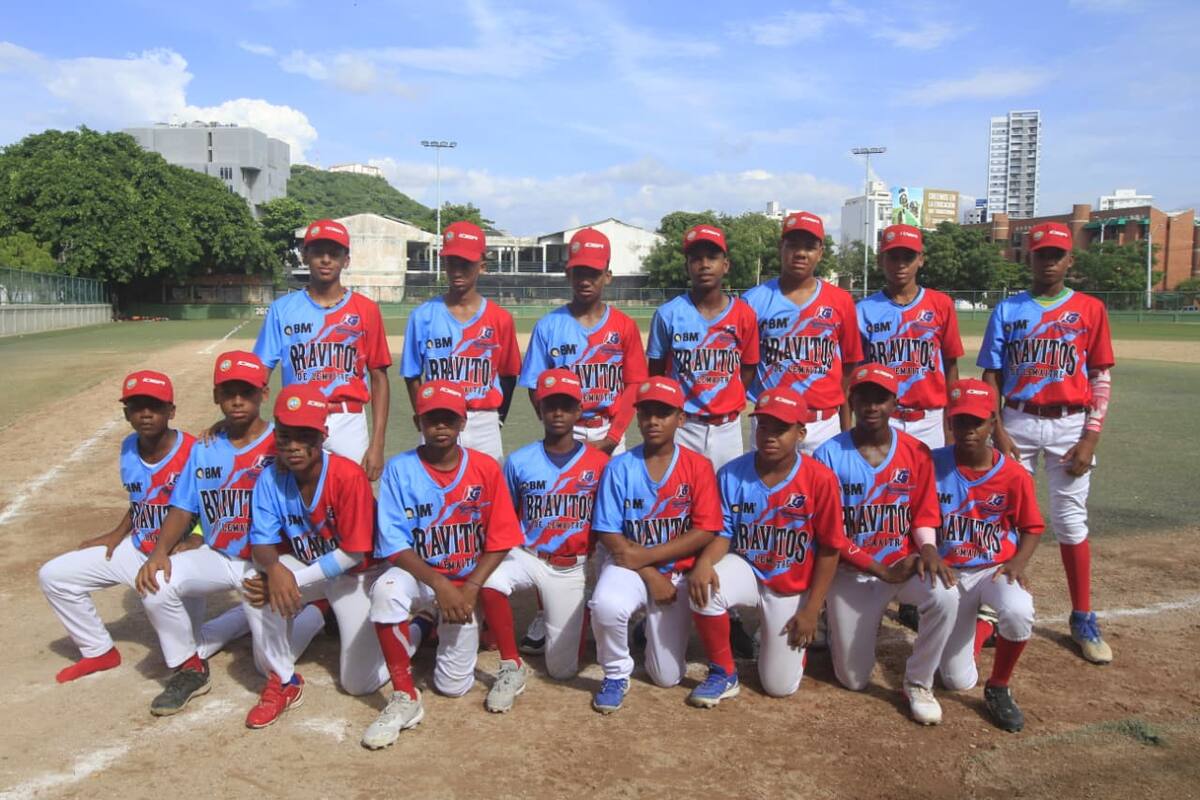 Bravitos, equipo que ocupó el segundo lugar. // JULIO CASTAÑO