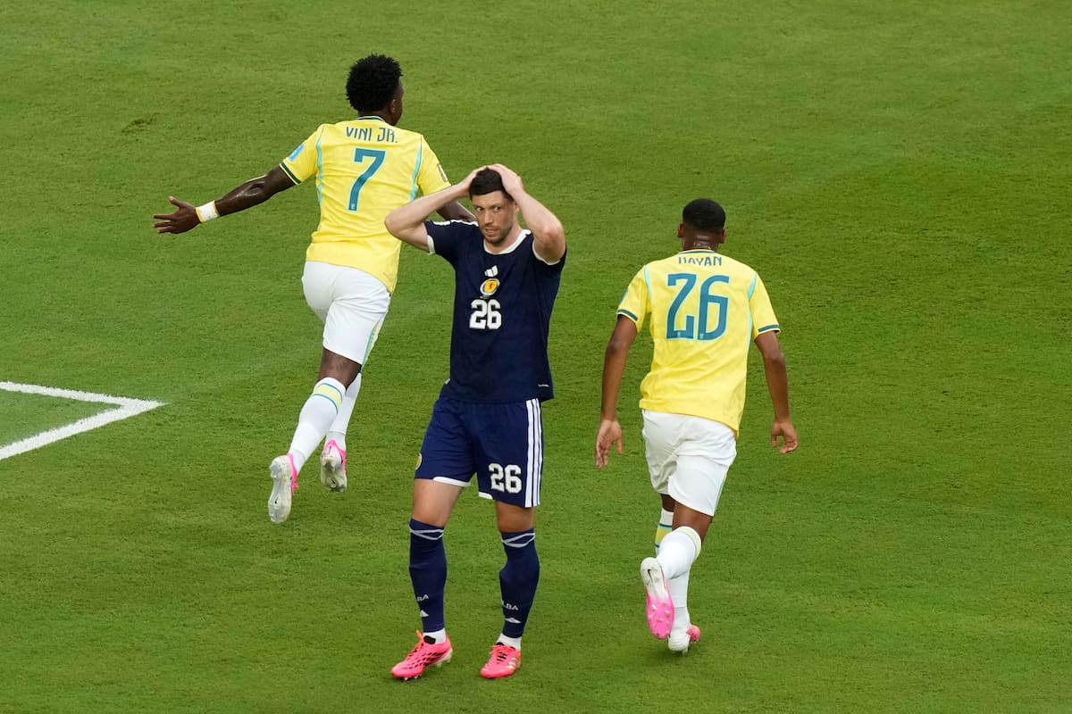Video: los regalos de Escocia a Vinícius, quien pone a ganar a Brasil