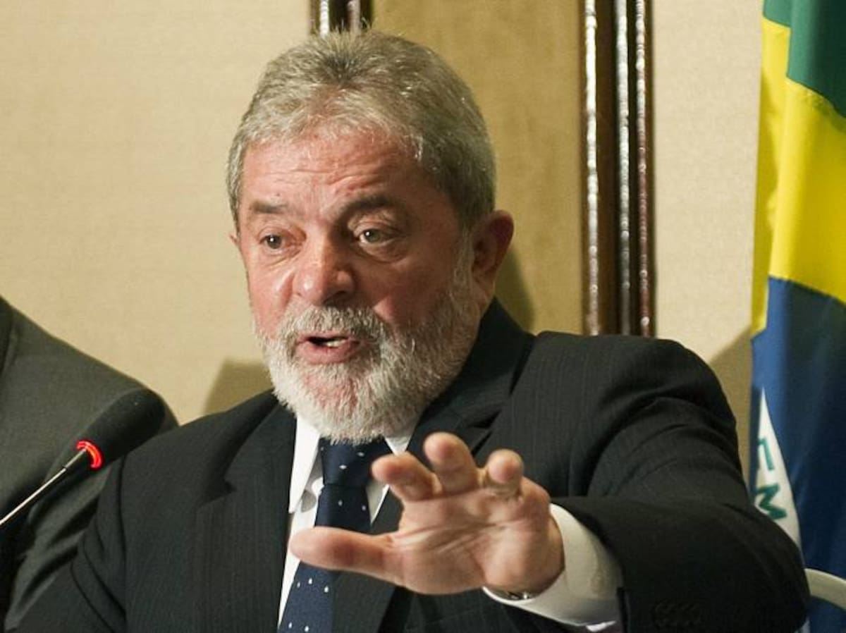 El 29 de octubre de 2011 al ex presidente de Brasil, Luiz Inácio Lula Da Silva, le diagnosticó un cáncer de laringe en el Hospital Sirio Libanés, de São Paulo, en donde también Dilma Rousseff se había curado con éxito de un linfoma (cáncer en el sistema linfático). Para el 12 de diciembre de 2011 el tumor se redujo a un 75%.