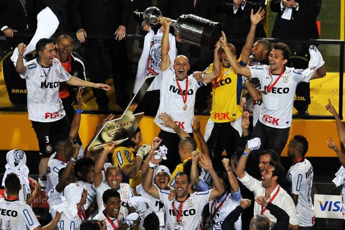 El "Timao" derrotó 2-0 a Boca Juniors y obtuvo su primera Copa Libertadores. AFP NELSON ALMEIDA