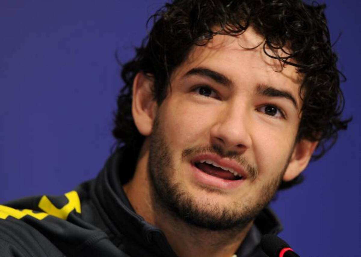 Alexandre Pato se queda en el Milan. Archivo