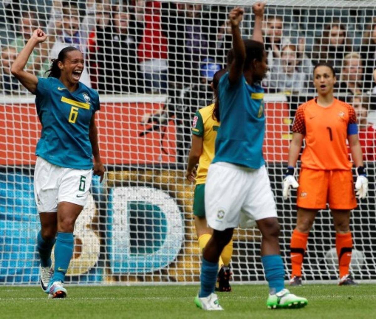 Las brasileñas comenzaron con pie derecho su camino hacia la final del Mundial femenino. AP Frank Augstein