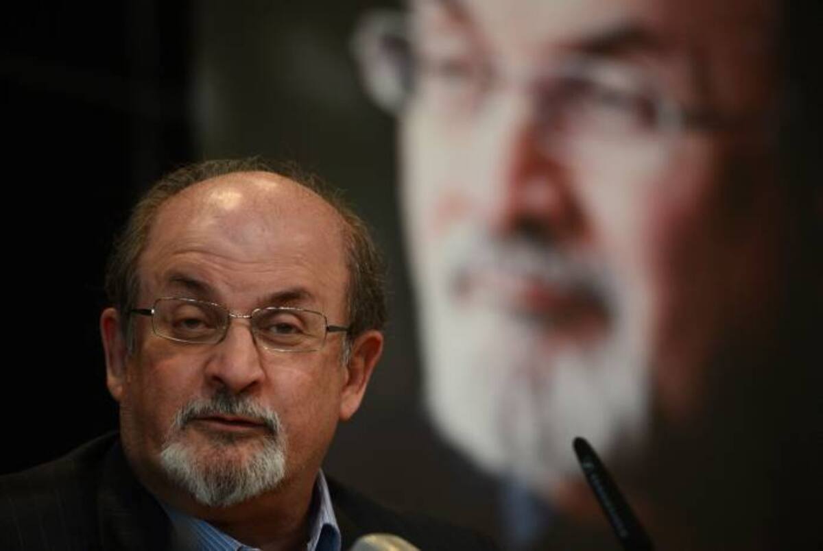 "Cuando todo el mundo puede conocer todo instantáneamente, hubiera sido posible movilizar a la gente contra el libro mucho más rápido y hubiera sido más peligroso ahora" Afirmó Salman Rushdie AFP JOHANNES EISELE