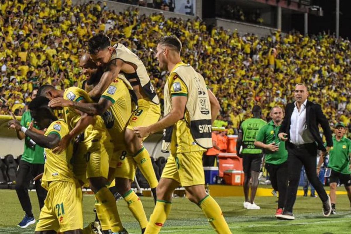 El Bucaramanga gana por la mínima y sueña con el título