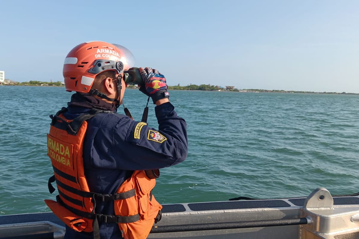 Armada busca a Juan Carlos López, quien desapareció en el mar cuando paseaba en moto acuática
