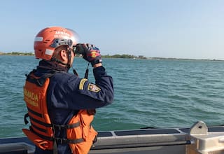 Armada busca a Juan Carlos López, quien desapareció en el mar cuando paseaba en moto acuática