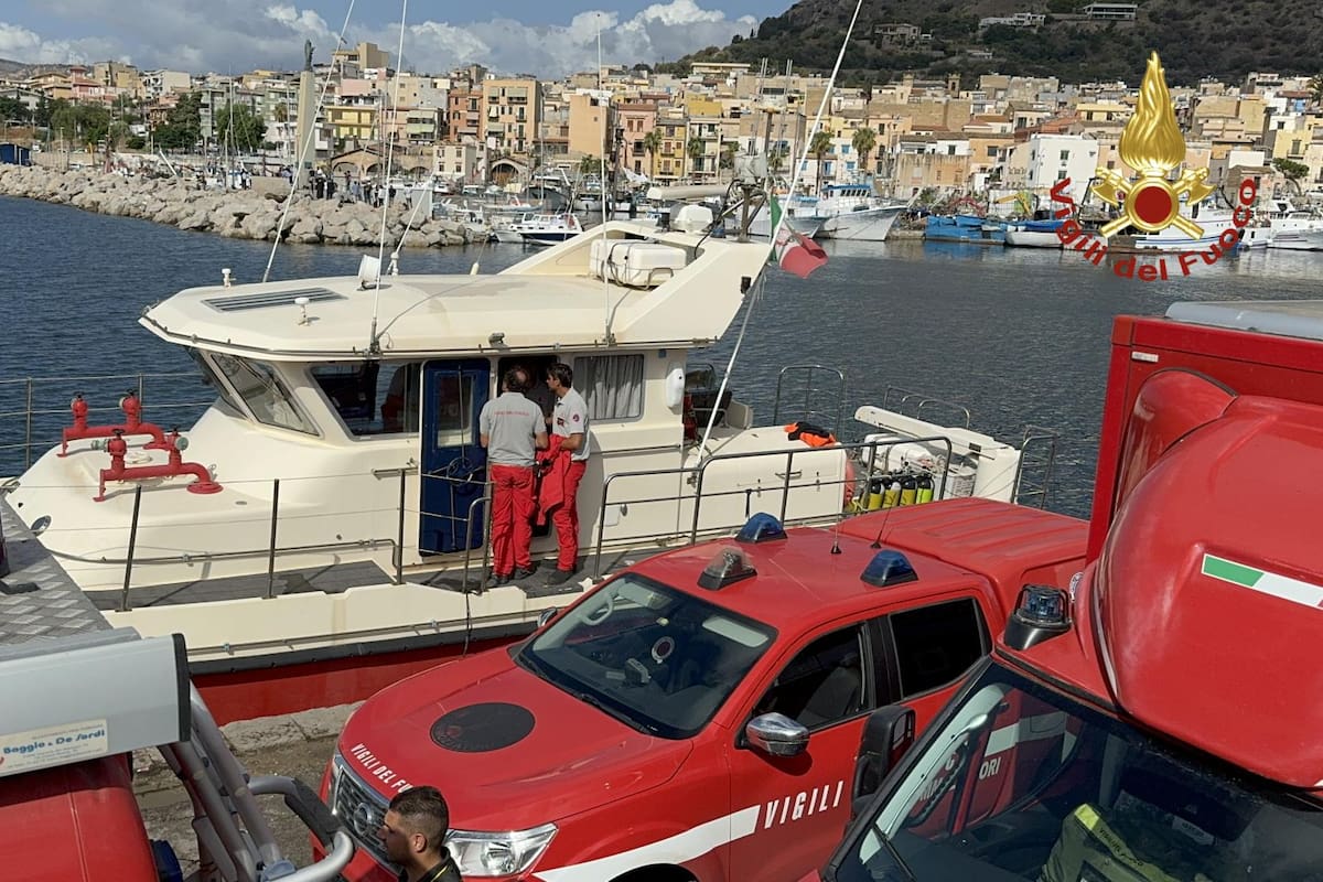 Recuperan cuatro cadáveres del yate hundido en Sicilia, Italia