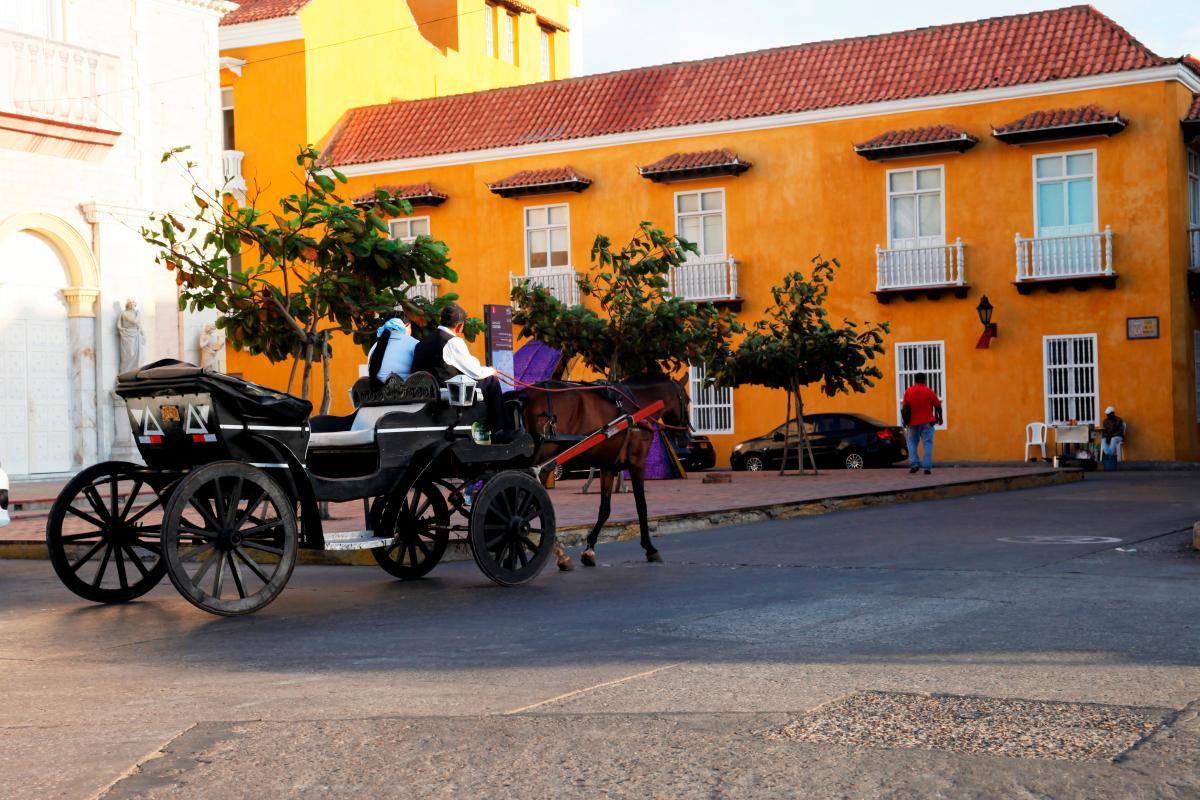 Cocheros de Cartagena, en desacuerdo con plan piloto de coches eléctricos