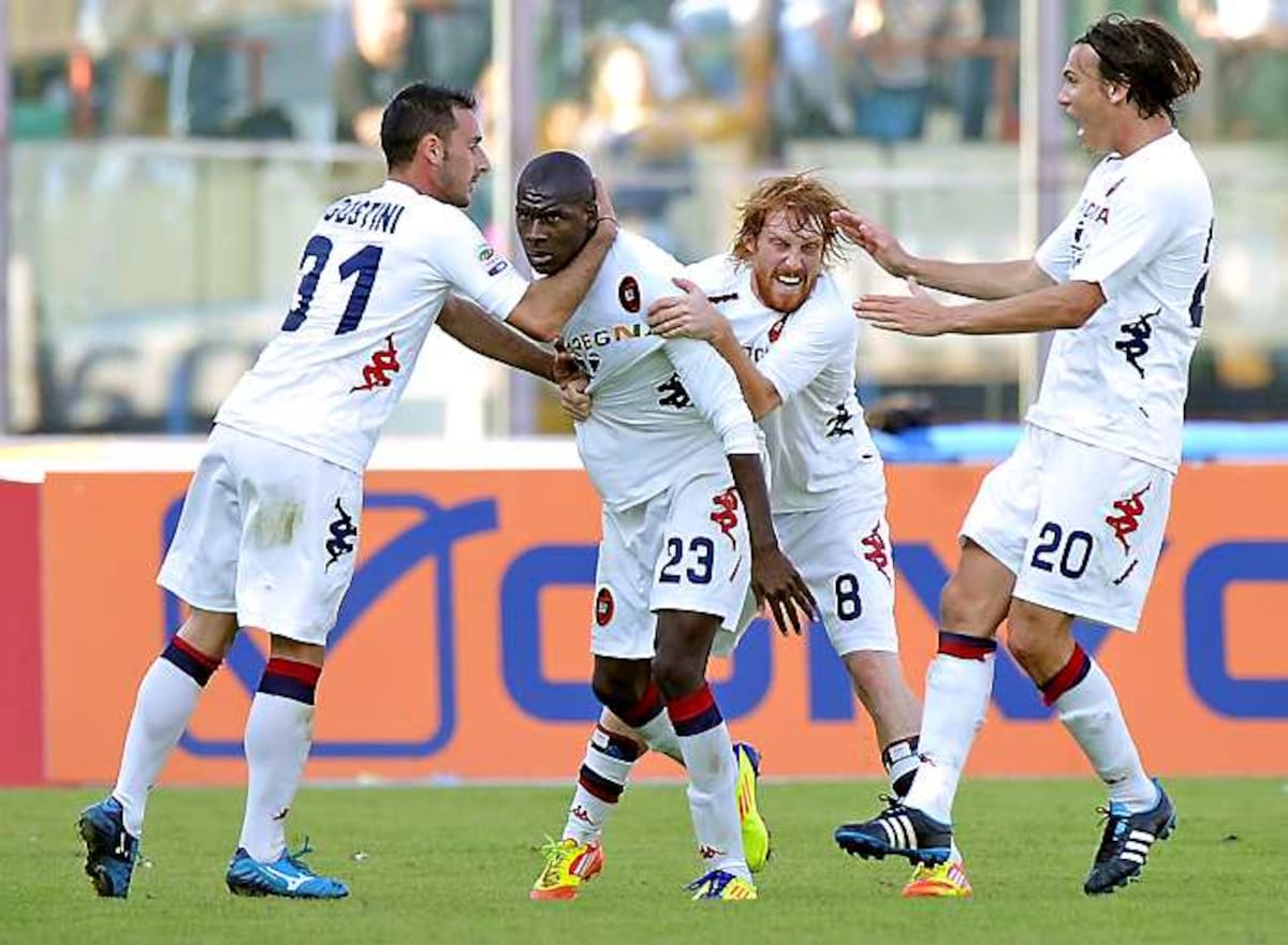 Segundo Ibarbo l dio la victoria a su club, Cagliari. AP