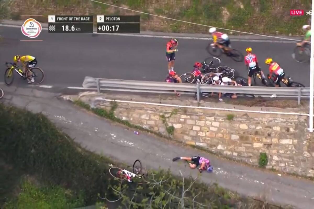Video de escalofriante accidente: ciclista cae en barranco en plena carrera