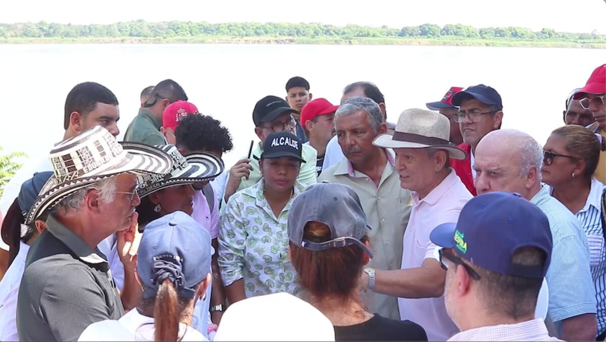 El gobernador Eduardo Verano, se reunión con los alcaldes y líderes del sur del Atlántico tras la declaratoria de calamidad pública debido a los altos niveles del Río Magdalena y el Canal del Dique.//Cortesía.