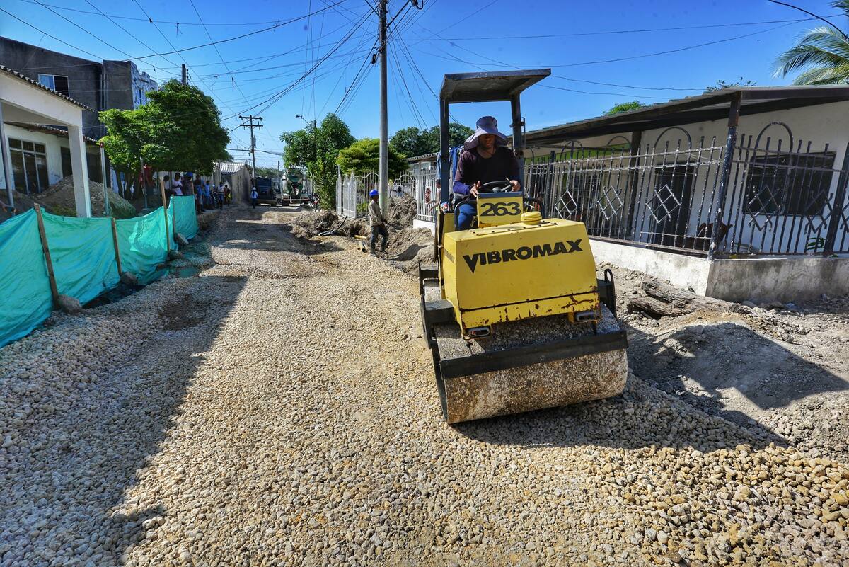 Avances en la pavimentación de la calle Colombia en el Barrio Olaya Herrera.// Foto: cortesía