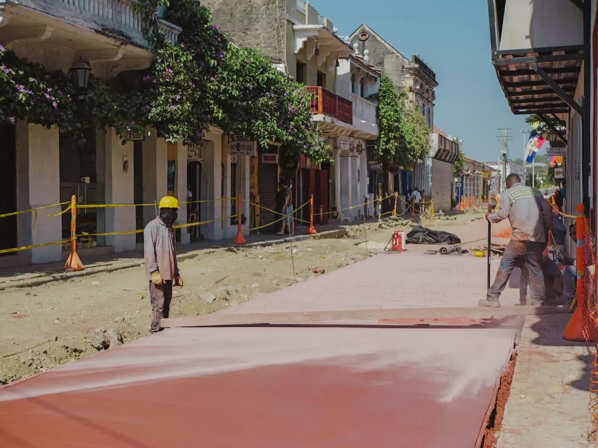 Así avanzan las obras en la calle de la Media Luna en Getsemaní. // Foto: Cortesía.