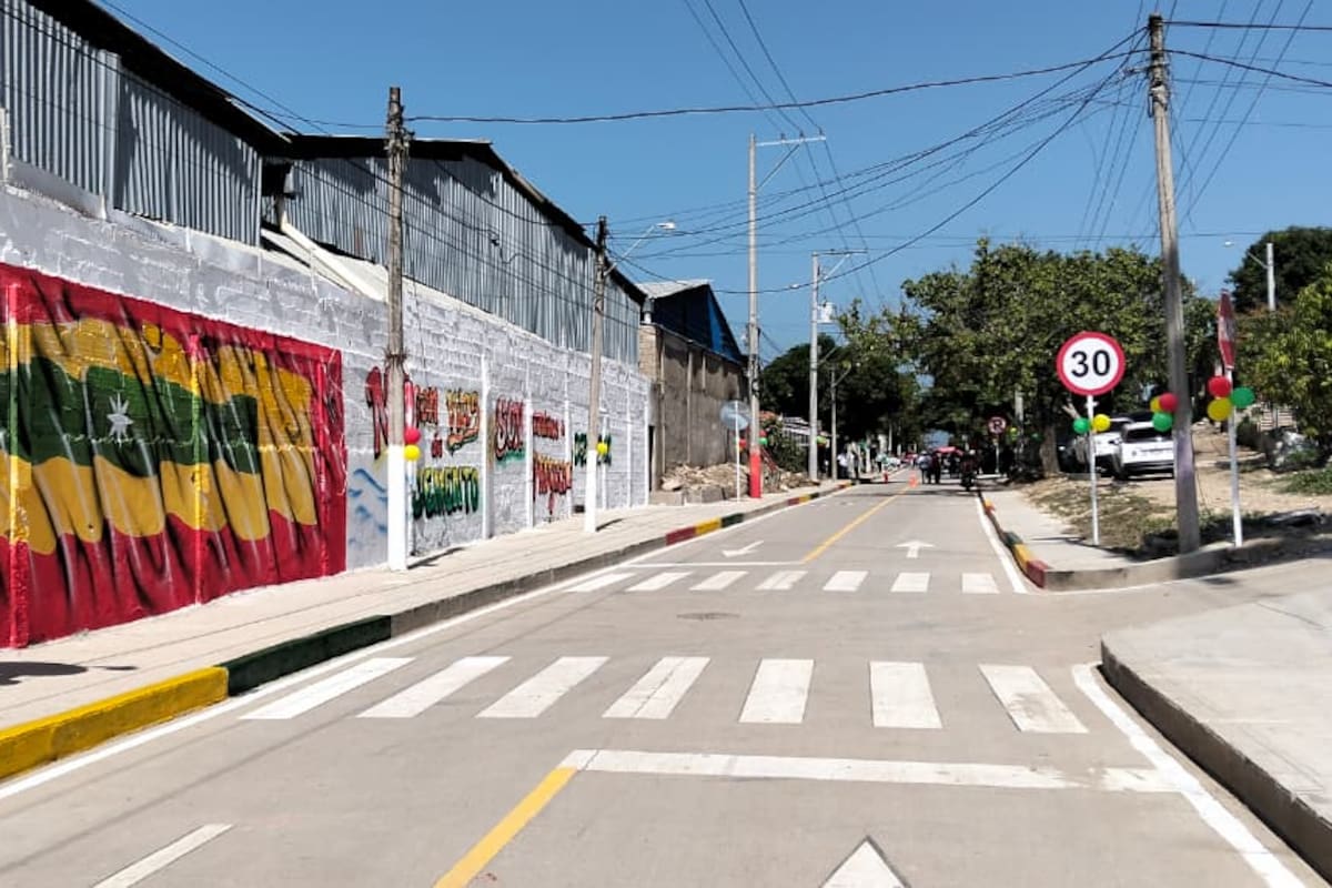 Dumek Turbay entrega la Calle del Ferrocarril y mejora movilidad en Puerta de Hierro