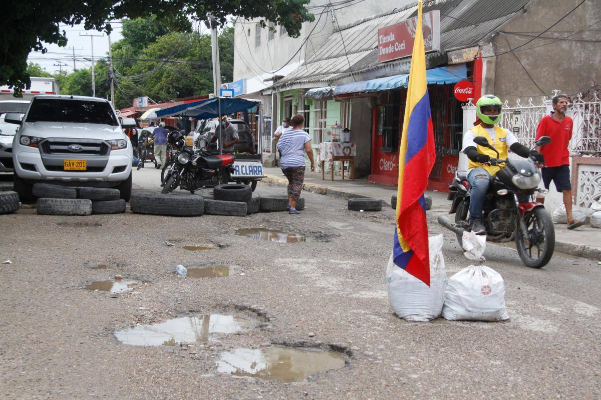 La calle Segunda del Mamón está cerrada desde agosto, esta conecta al Corredor de Carga con la avenida Crisanto Luque, y era paso obligado de los buses de Transcaribe de la ruta X102 y C001.
