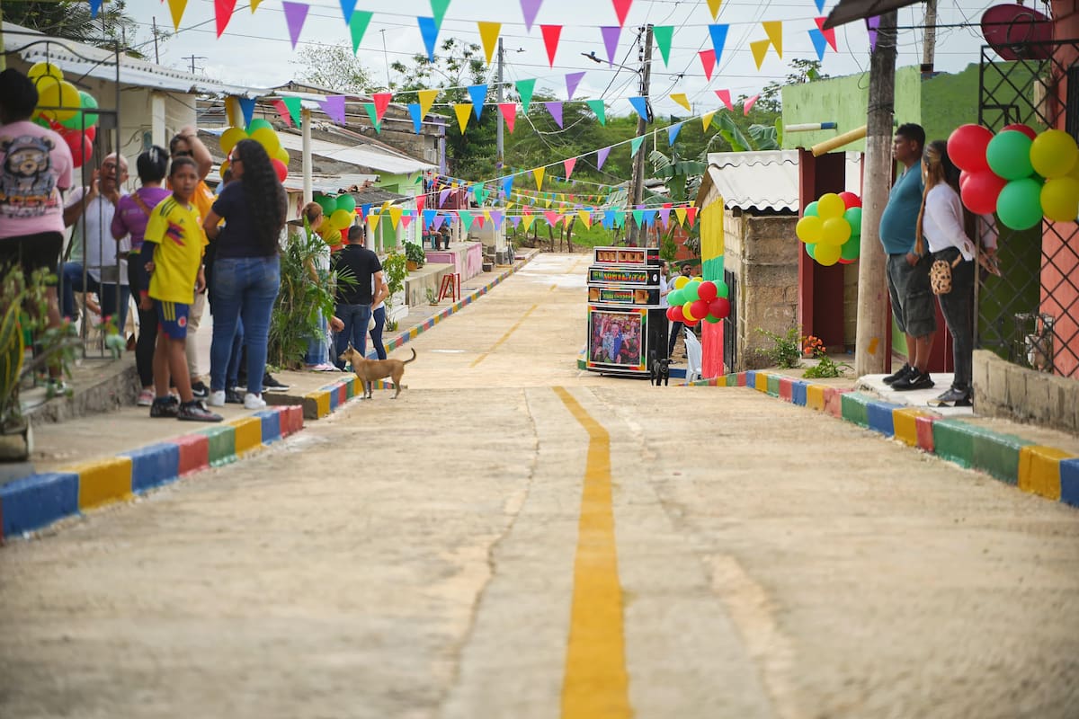 Una de las calles pavimentadas en Turbaco, por parte de la Gobernación de Bolívar. // Cortesía.