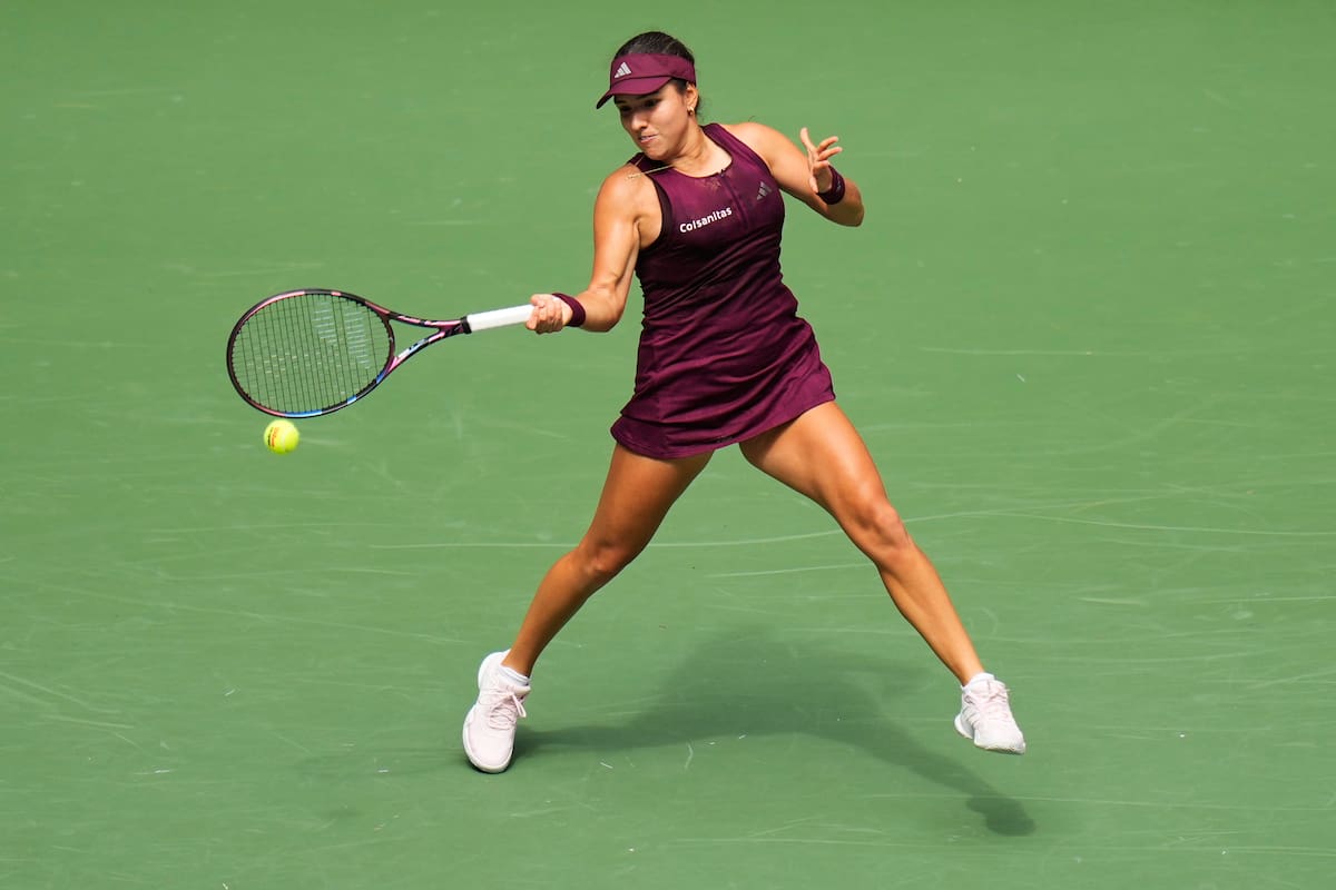 Camila Osorio no pudo ante el poderío de Aryna Sabalenka en la primera ronda del US Open. //Foto, AP: Seth Wenig
