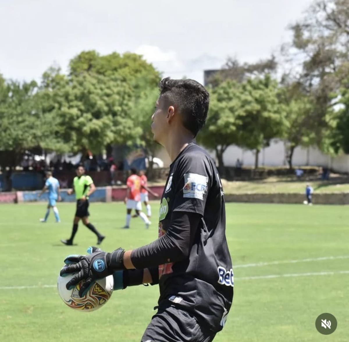 Camilo Llamas, el arquero que sueña con jugar en el fútbol profesional.