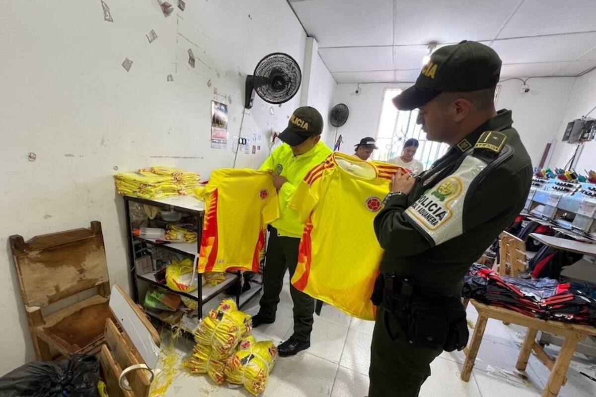 Policía decomisó 1.200 camisetas falsificadas de la Selección Colombia