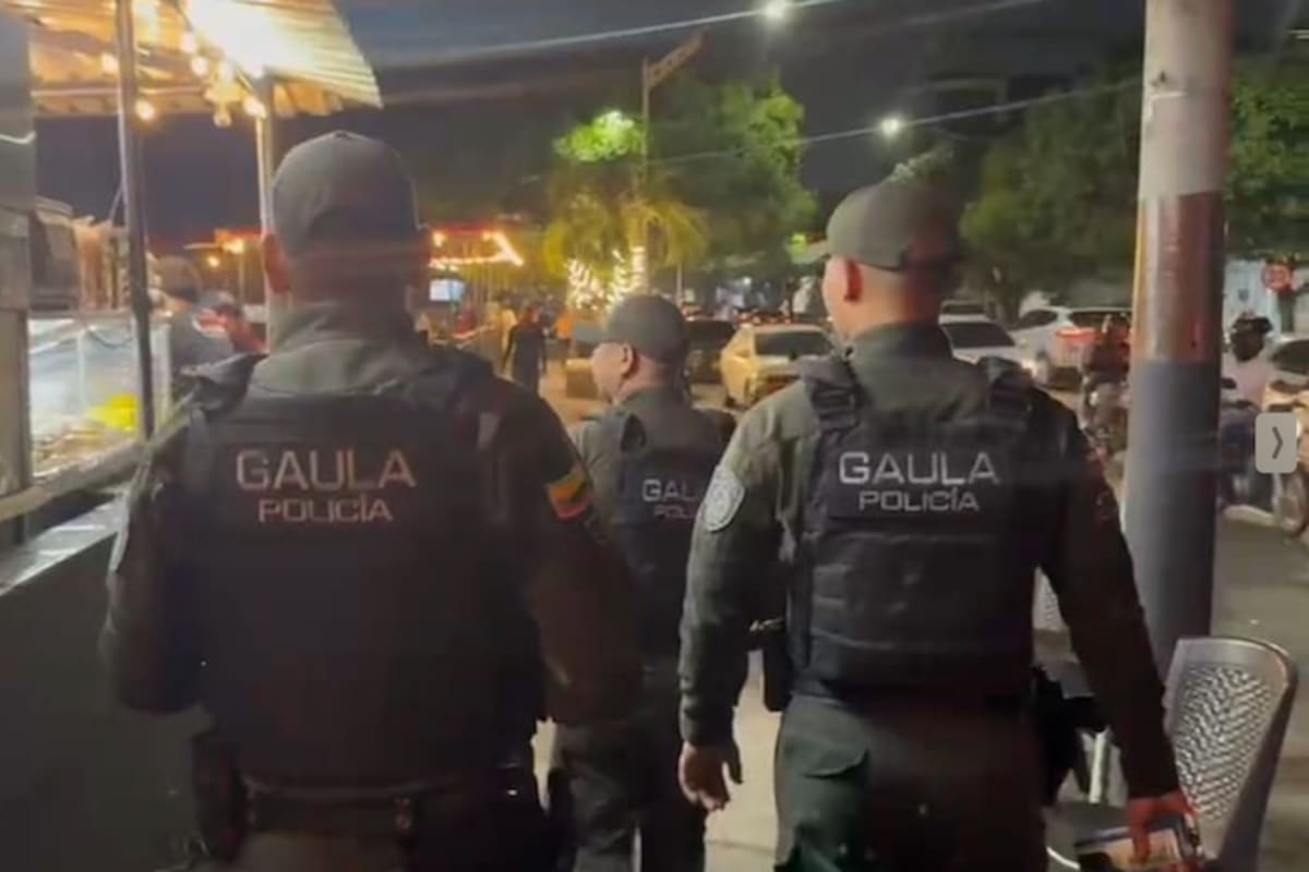 Identifican al policía que sorprendieron extorsionando a una comerciante: cayó en Arjona