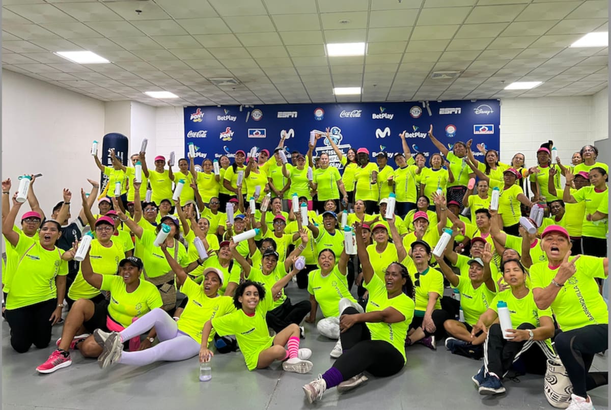 Autoridades locales, entrenadores, deportistas y comunidad en general, participaron en el foro de diálogo sobre la importancia de promover entornos deportivos libres de acoso y discriminación.//Cortesía.