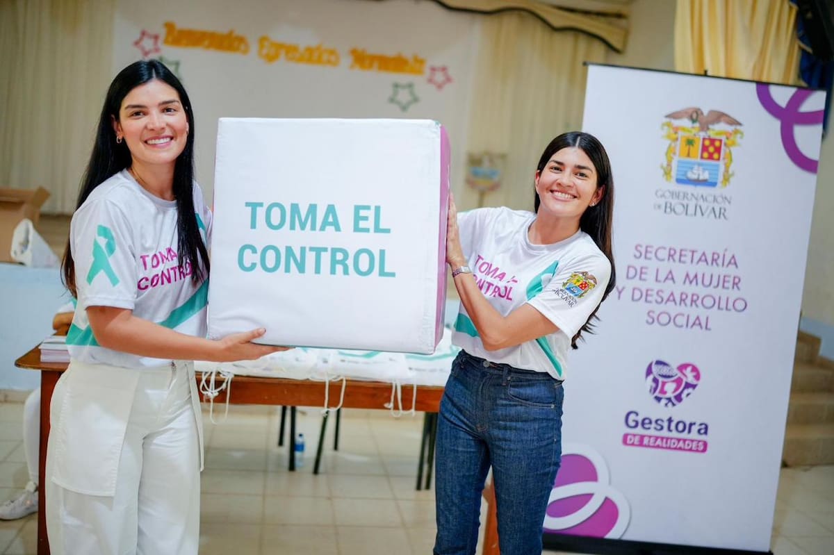 Nataly Bustillo, Secretaria de la Mujer y la Dra Angelina Álvarez, Oncóloga Radioterápica y Coordinadora del Instituto de Cáncer del Hospital Serena del Mar, lideran esta campaña. //Foto: Cortesía