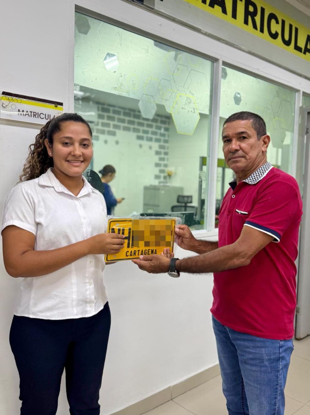 Campaña del DATT para que ciudadanos matriculen sus carros en Cartagena. // Cortesía DATT