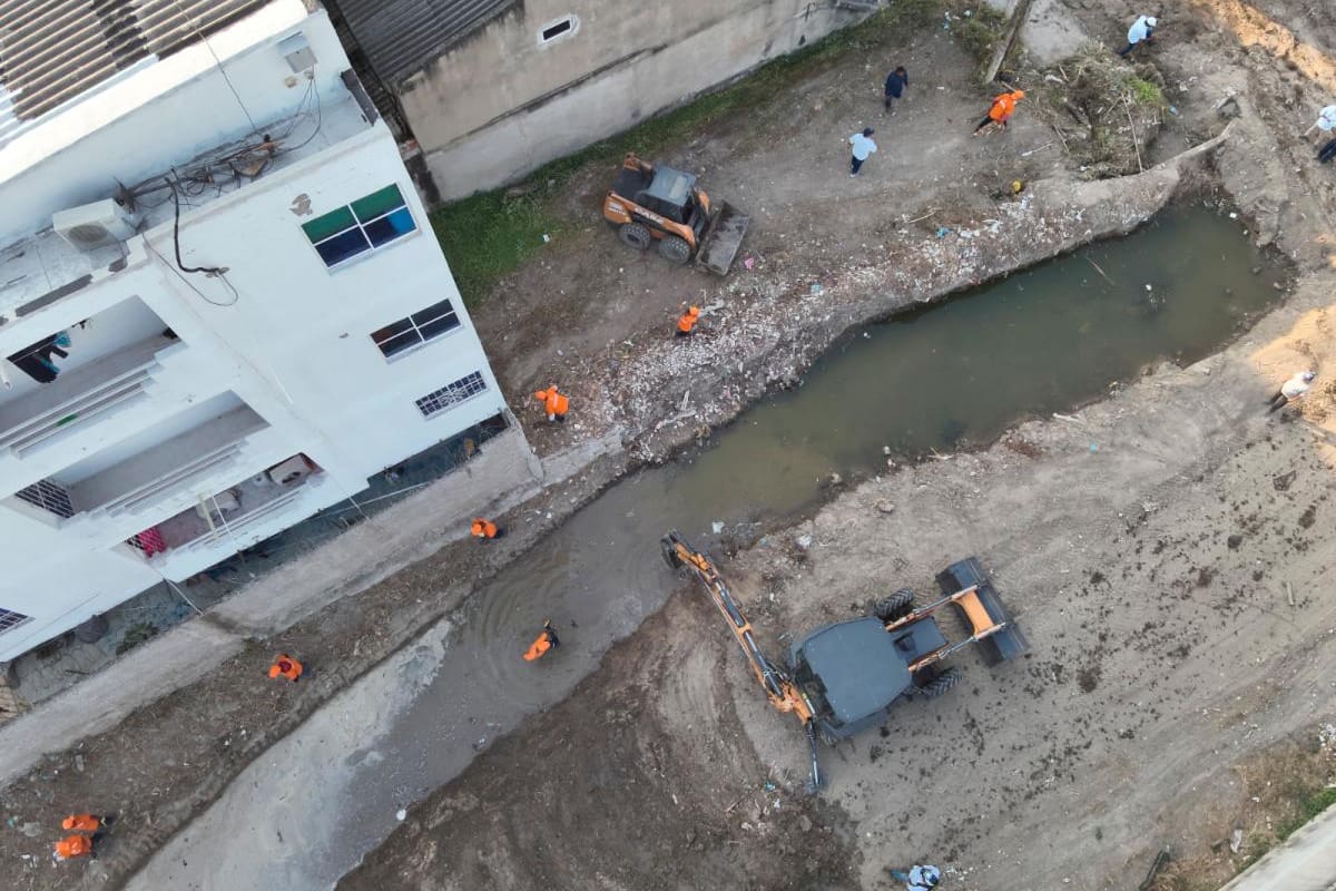 En fotos: Así avanza la limpieza de caños y canales en Cartagena