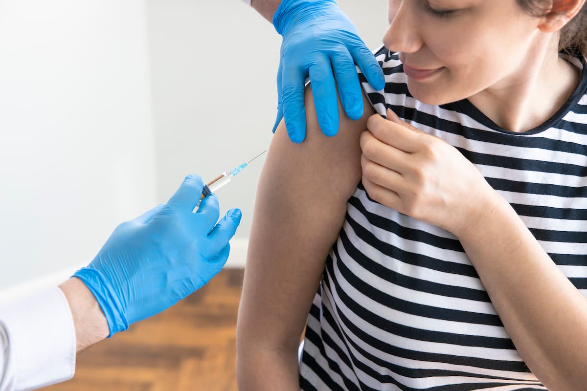 Pruebas de VPH y vacunas son clave contra el cáncer de cuello uterino
