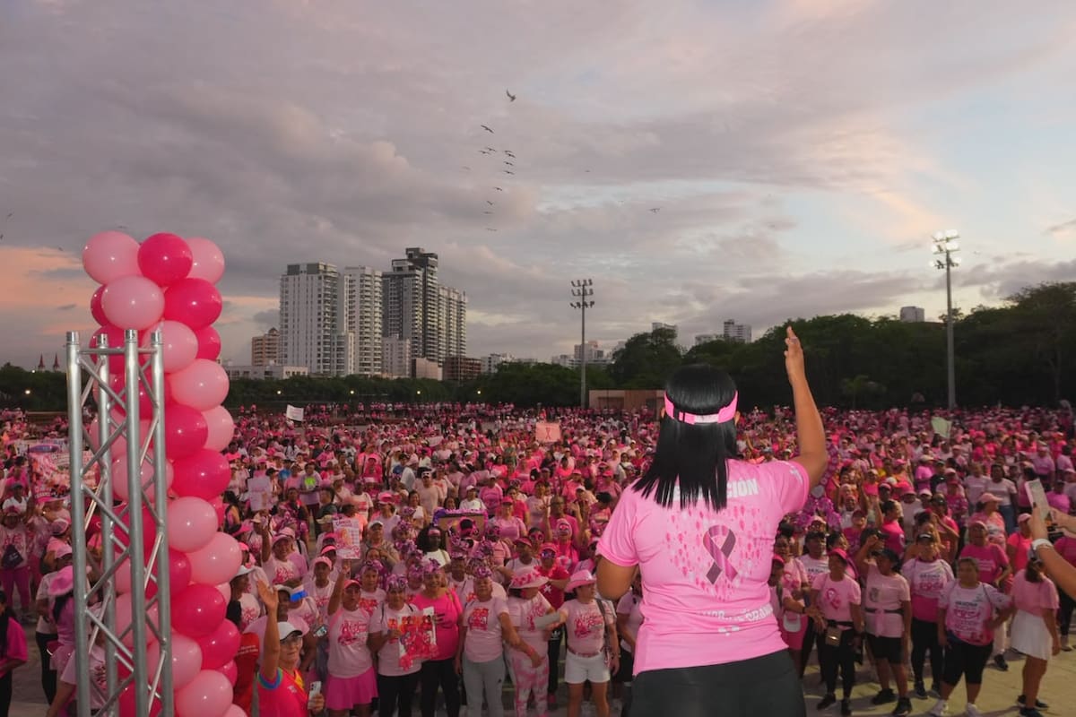 En Cartagena, más de 5.000 personas se unieron contra el cáncer de mama