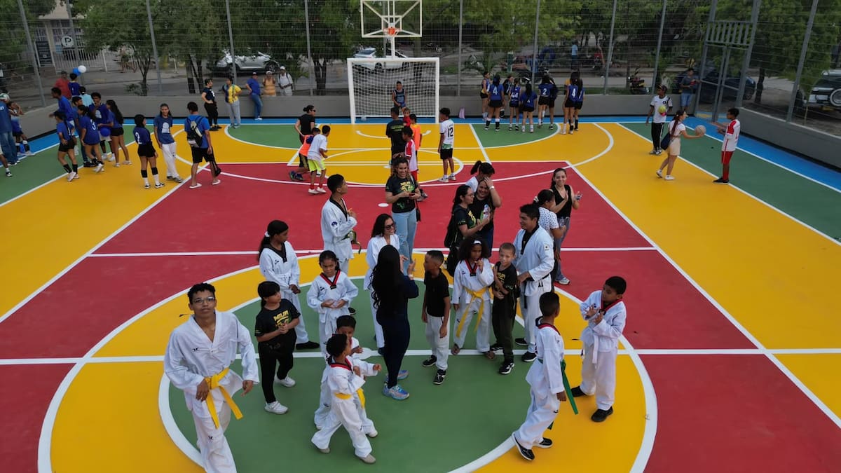 Asimismo, las canchas múltiples han sido objeto de renovación. // Cortesía: Alcaldía de Cartagena.