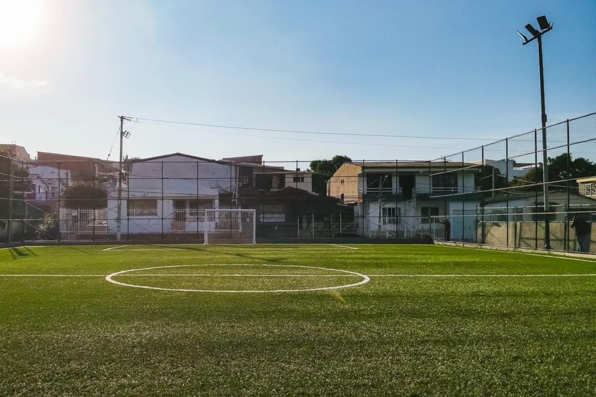 Blas de Lezo estrena nueva cancha sintética para el deporte y la recreación