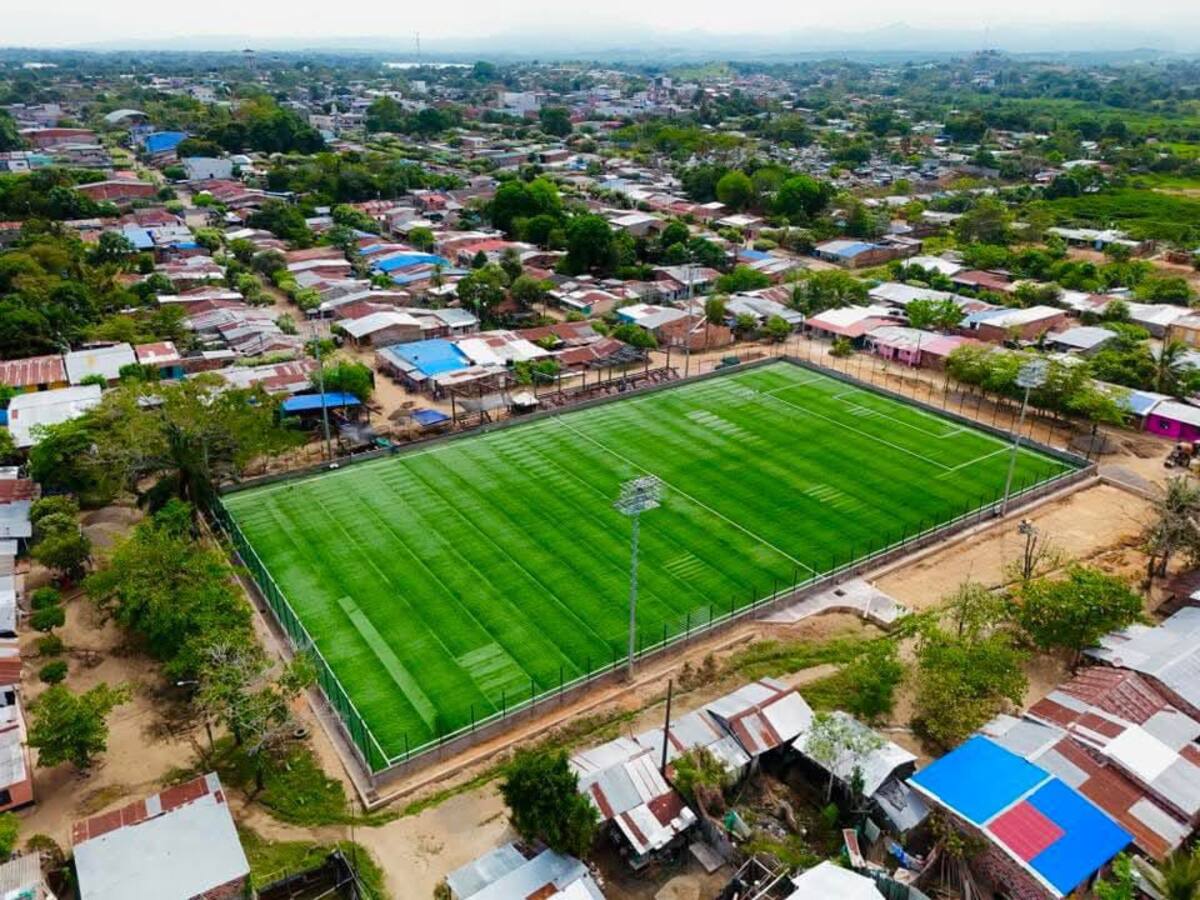 Santa Rosa del Sur, con una cancha de fútbol de lujo. //CORTESÍA