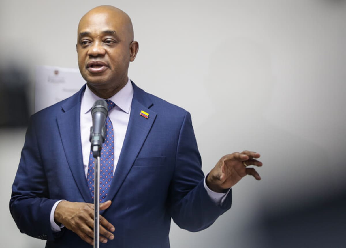 Canciller Murillo pide prudencia a líderes ante crisis con Venezuela.