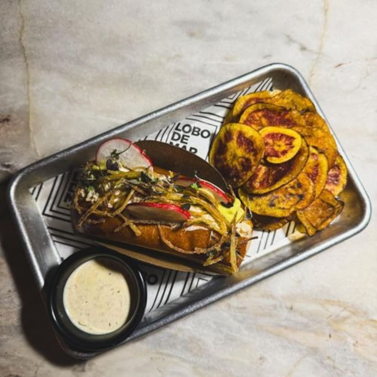 Cangrejo roll en pan brioche. //Cortesía Restaurante Lobo de Mar.