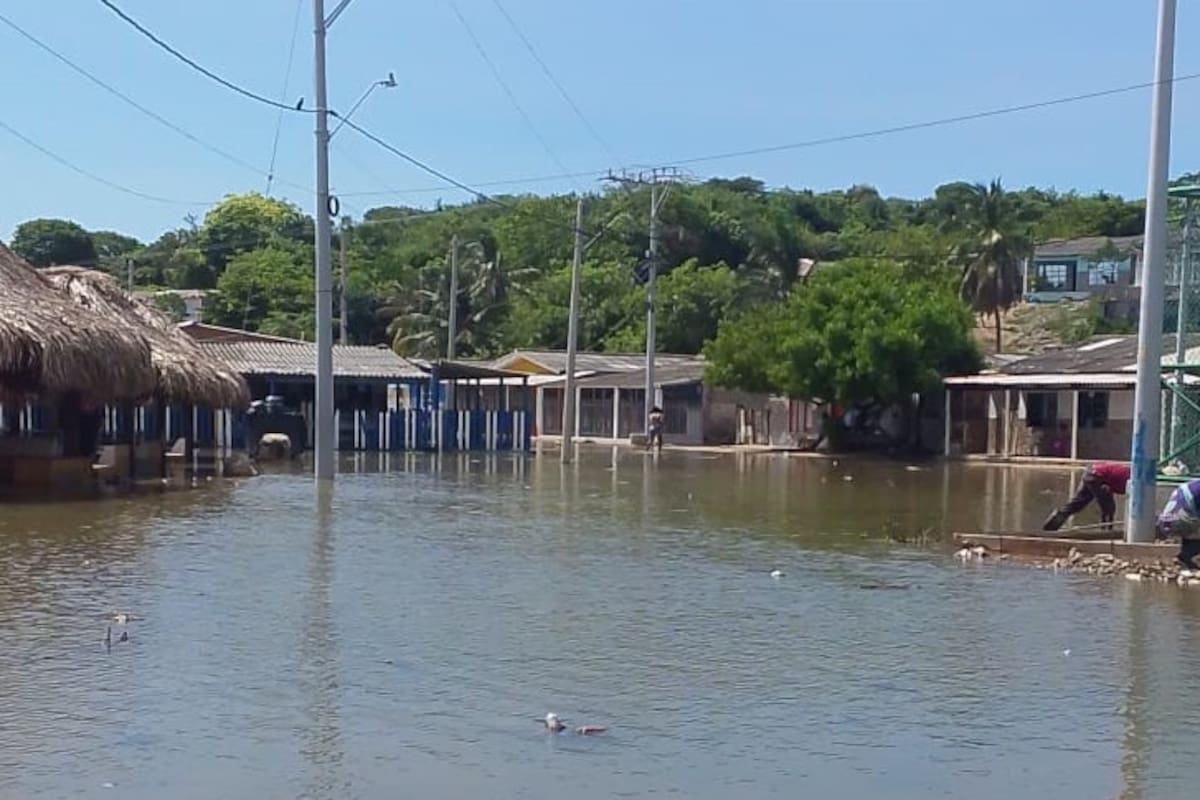 Caño de Loro lanza SOS: hay afectaciones por las lluvias y la marea alta