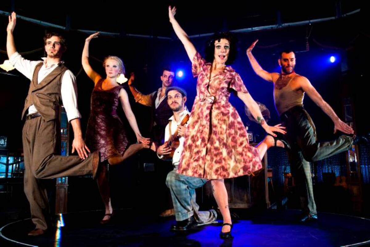 Cantina de Australia es quien le dará continuidad al Cabaret del Festival en el Gran Salón. Con mucha sensualidad y números eróticos. Está presentación llenará de encanto, destreza, música y malabar las noches de Ciudad Teatro. FOTOS CORTESÍA FITB