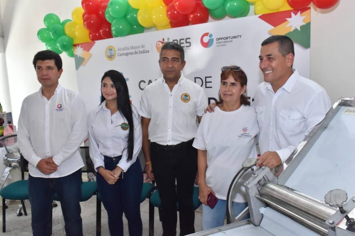 Con la entrega de activos productivos, el programa Camino de Oportunidades impulsa a familias en pobreza extrema en Cartagena a fortalecer sus emprendimientos y construir un futuro sostenible. // Foto: Cortesía - Alcaldía de Cartagena.