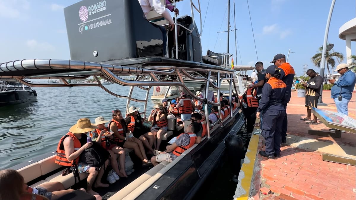Funcionarios de la Capitanía de Puerto de Cartagena contribuyen a garantizar la seguridad en el mar. // Cortesía - Dimar