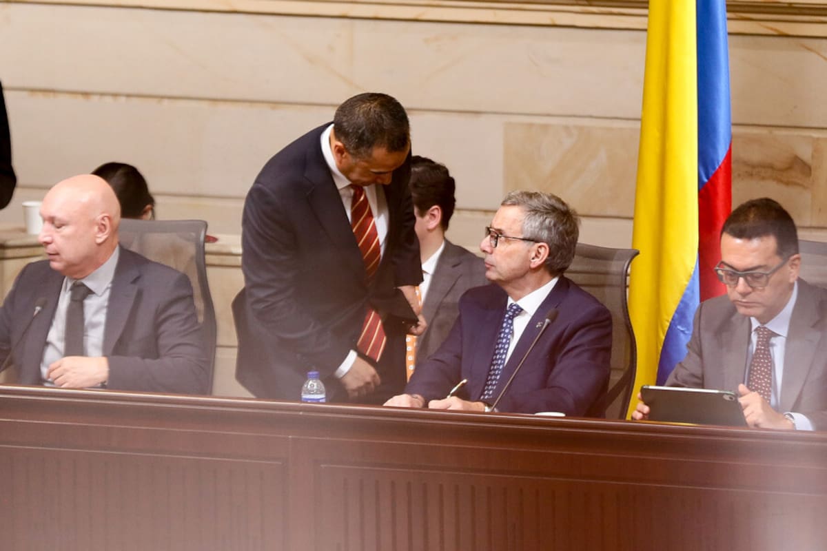 Ministerios de Salud y Defensa alertan por huecos fiscales de $50 billones