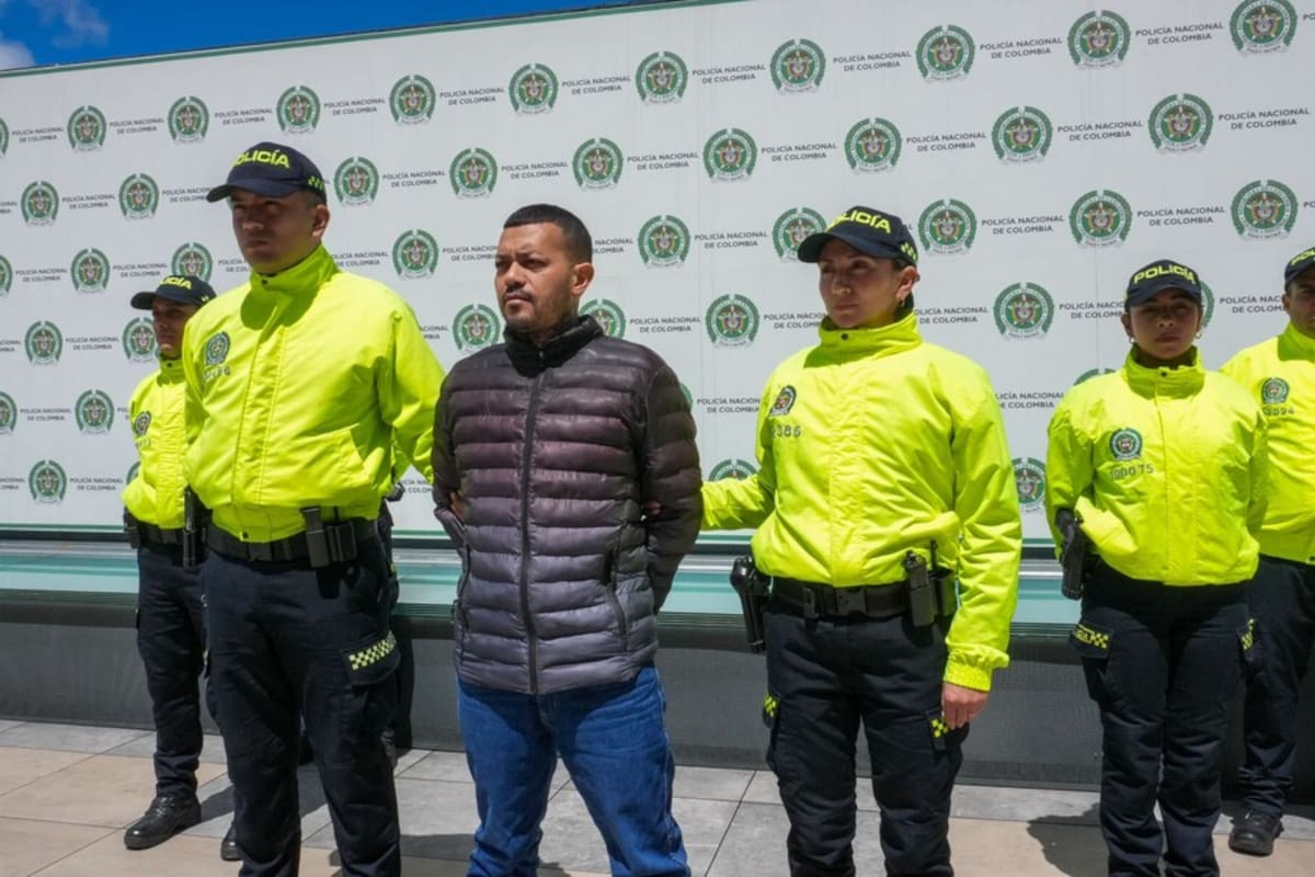 Policía Nacional realizó la captura de Alias 'el Costeño' presunto coordinador del atentado contra el senador Miguel Uribe. // Foto: Colprensa.