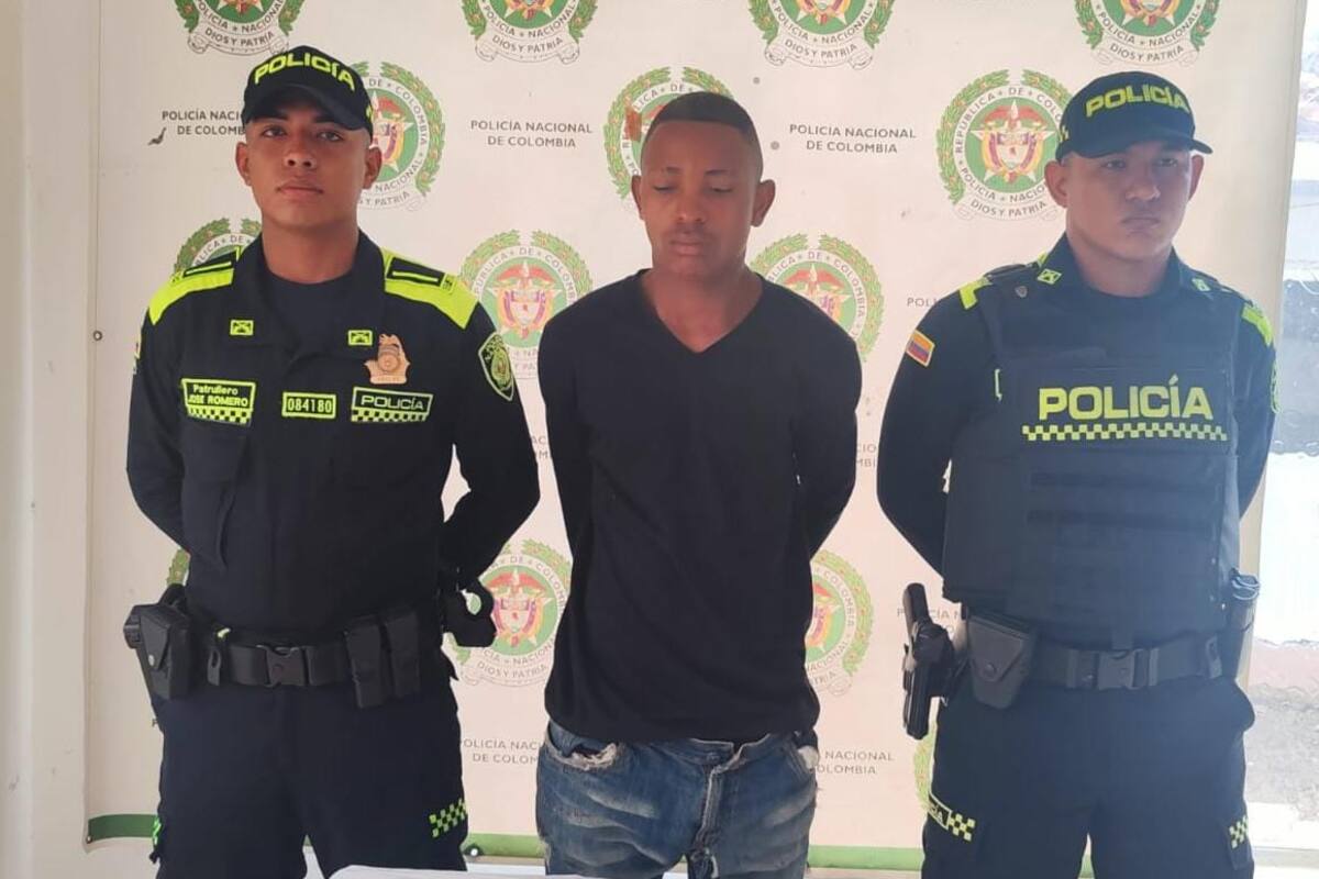 Policía captura al ‘Mono’ mientras huía armado por los techos de viviendas