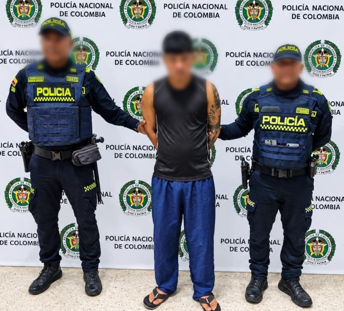 Alias ‘Chucho’ tiene dos anotaciones judiciales por homicidio y por porte ilegal de arma de fuego. Fue puesto a órdenes de la autoridad competente.//Cortesía Policía Mebar.