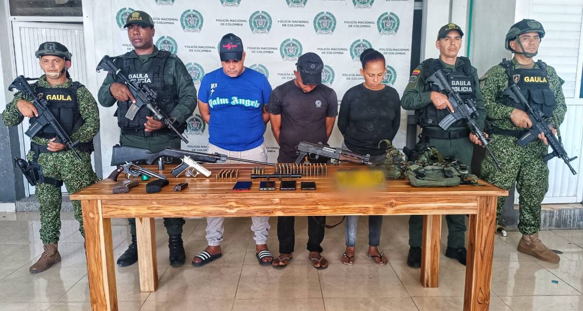 Alias 'Victor', 'Alfa' y 'la Doña', capturados en el municipio de Tacamochito. //Cortesía